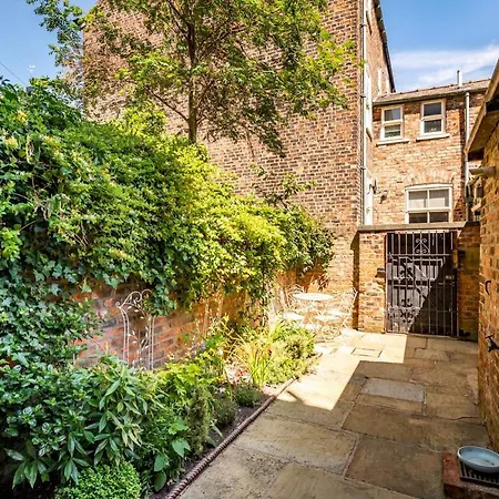 度假居 Pass The Keys Opulent 4 Bed House In Yo1 With Riverside Views 约克