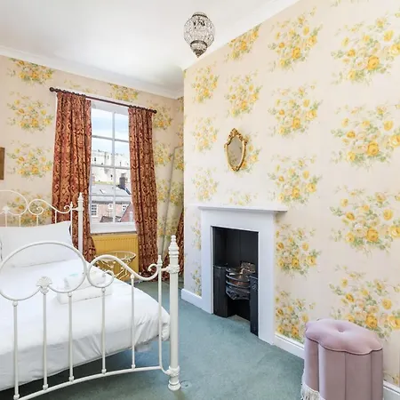 Pass The Keys Opulent 4 Bed House In Yo1 With Riverside Views 度假居 *