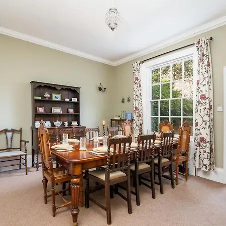 Pass The Keys Opulent 4 Bed House In Yo1 With Riverside Views 度假居