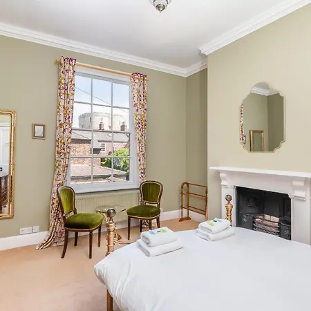 度假居 Pass The Keys Opulent 4 Bed House In Yo1 With Riverside Views