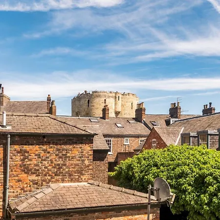 Pass The Keys Opulent 4 Bed House In Yo1 With Riverside Views York