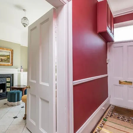 Pass The Keys Opulent 4 Bed House In Yo1 With Riverside Views Holiday home *